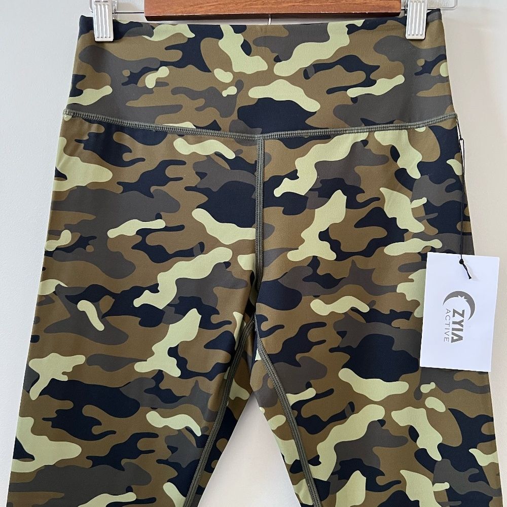 ZYIA Light Green Camo Reflective Soft & Snug Mid-Rise 7/8 Legging Size 6-8 - Picture 5 of 16